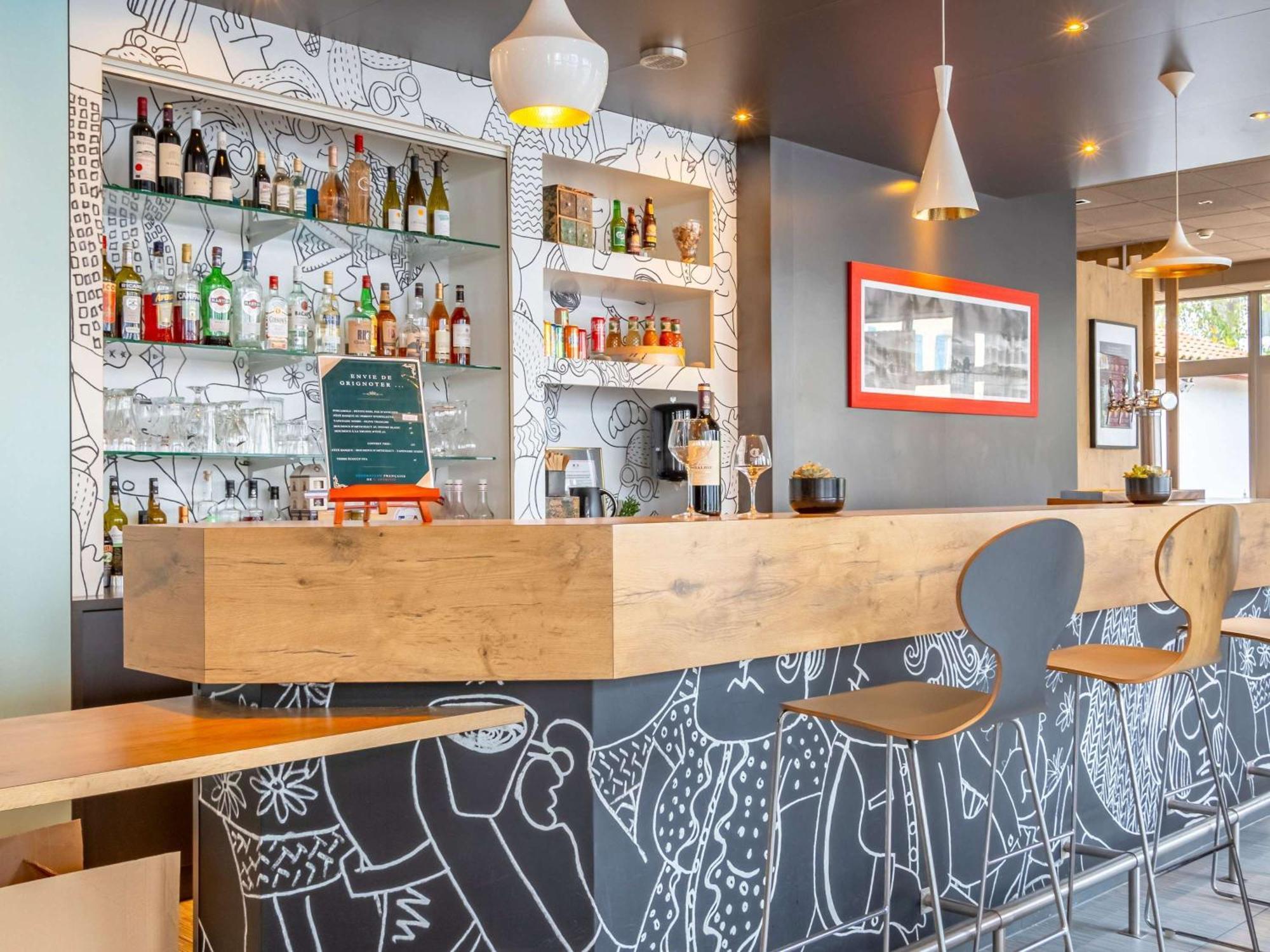 Отель Ibis Bayonne Centre Экстерьер фото