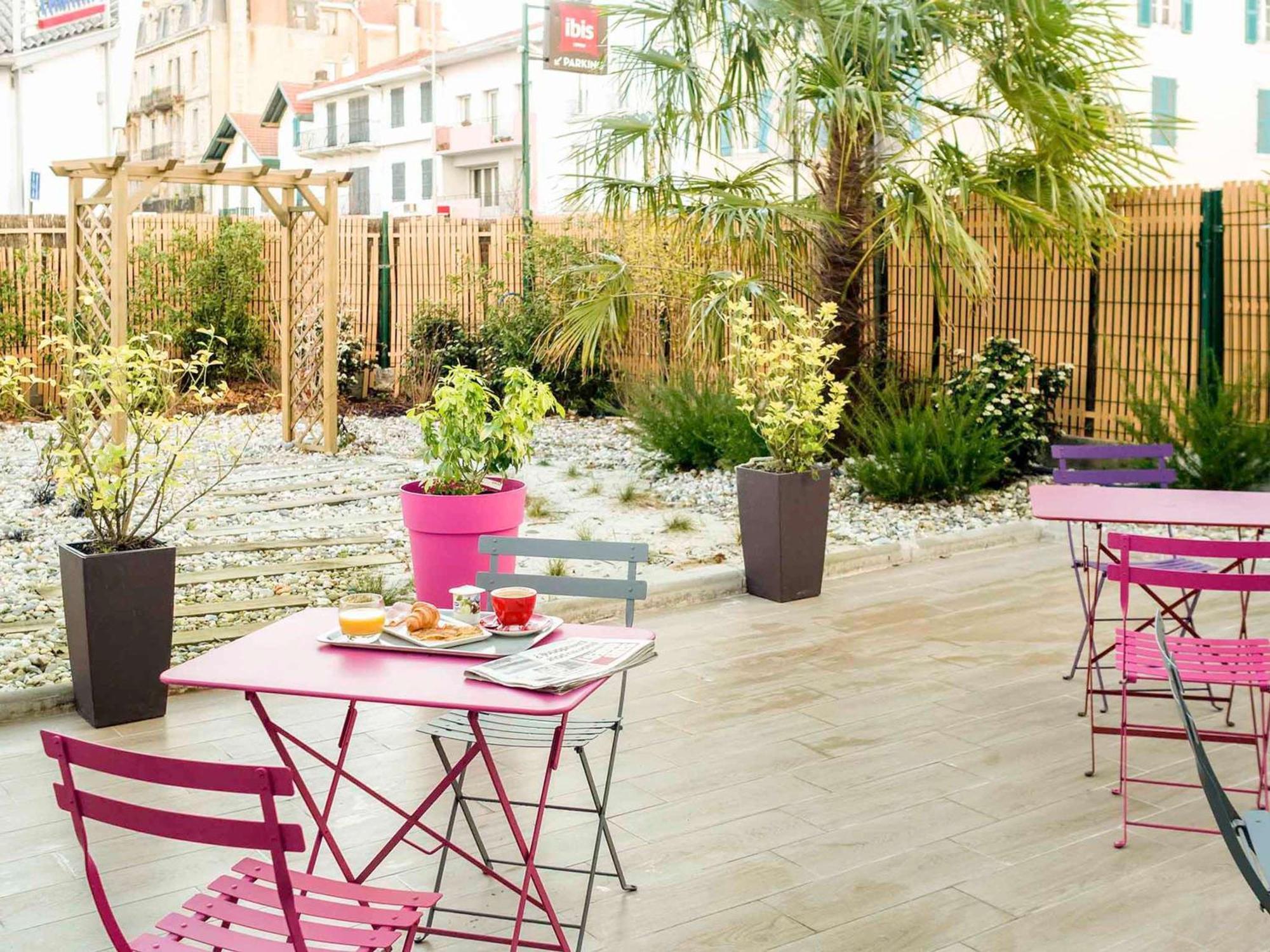 Отель Ibis Bayonne Centre Экстерьер фото